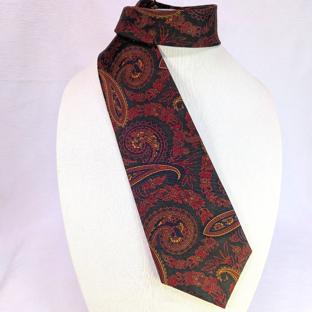 Leo Chevalier Men's Silk Neck Tie Black/Red Paisley 100% Silk 3 3/4 x57 1/2"